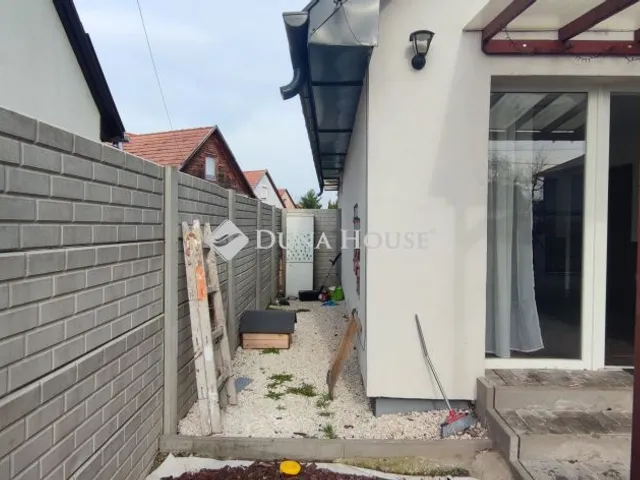 Eladó kereskedelmi és ipari ingatlan Szigethalom 42 nm