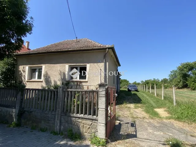 Eladó ház Szigetbecse 72 nm