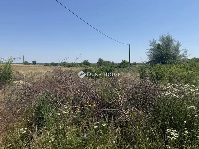 Eladó telek Úrhida 1078 nm