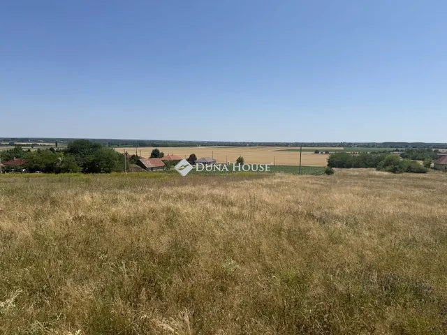 Eladó telek Úrhida 1078 nm