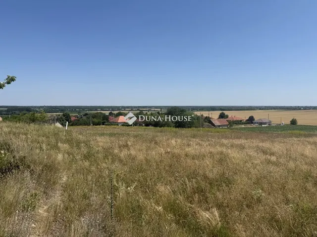 Eladó telek Úrhida 1078 nm