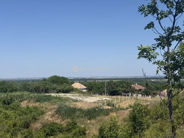 Eladó telek Úrhida 1078 nm
