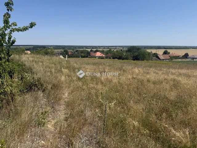 Eladó telek Úrhida 1078 nm
