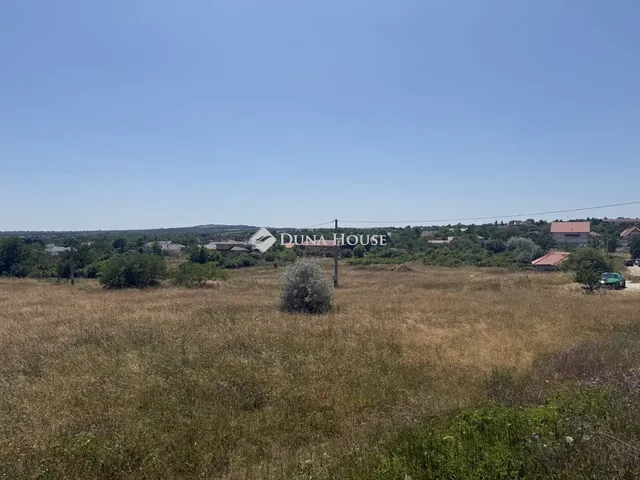 Eladó telek Úrhida 1078 nm