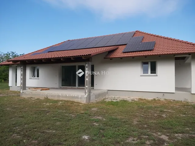 Eladó ház Besnyő 189 nm