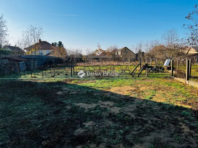 Eladó telek Tápiószecső 660 nm