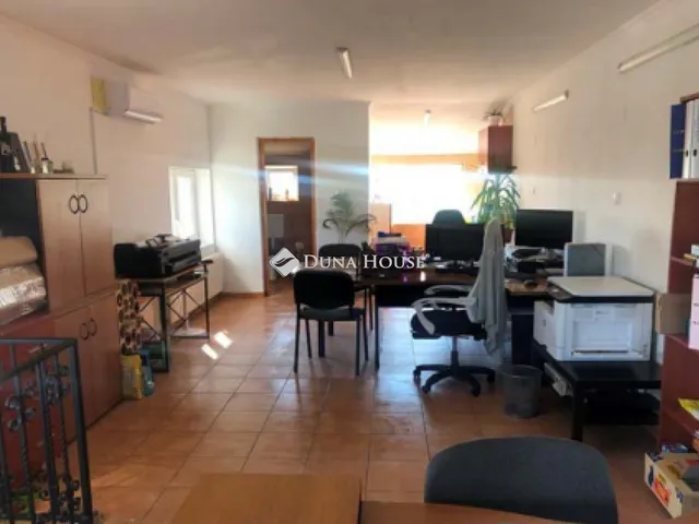 Eladó kereskedelmi és ipari ingatlan Kisapostag 428 nm