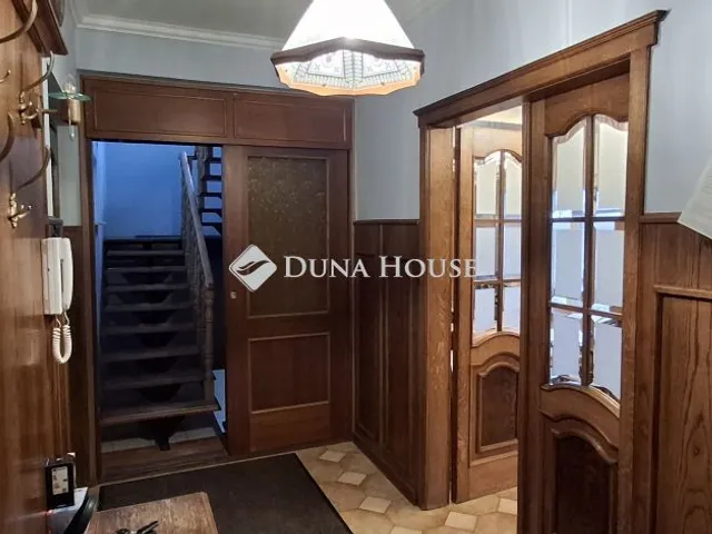 Kiadó ház Taksony 284 nm