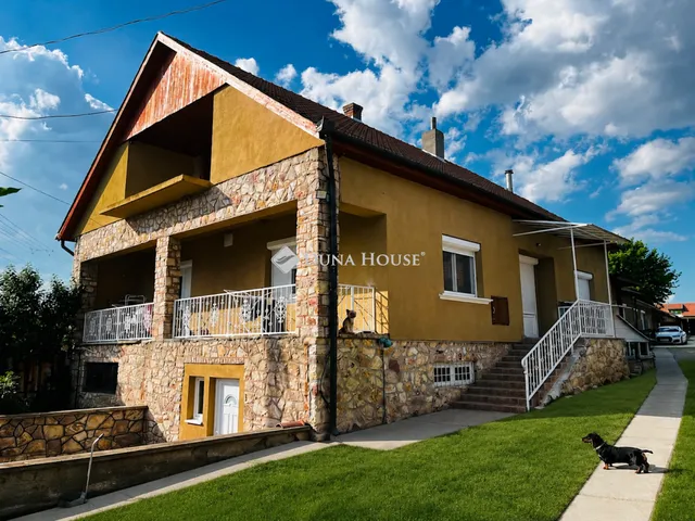 Eladó ház Tápiószecső 217 nm