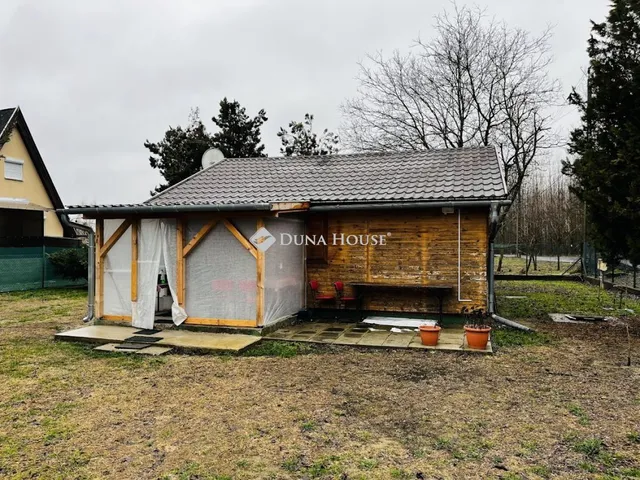 Eladó üdülő és hétvégi ház Tápiószentmárton 43 nm