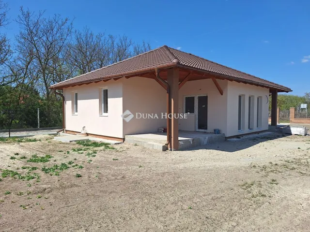 Eladó ház Kiskunlacháza, Nincs utca 99 nm