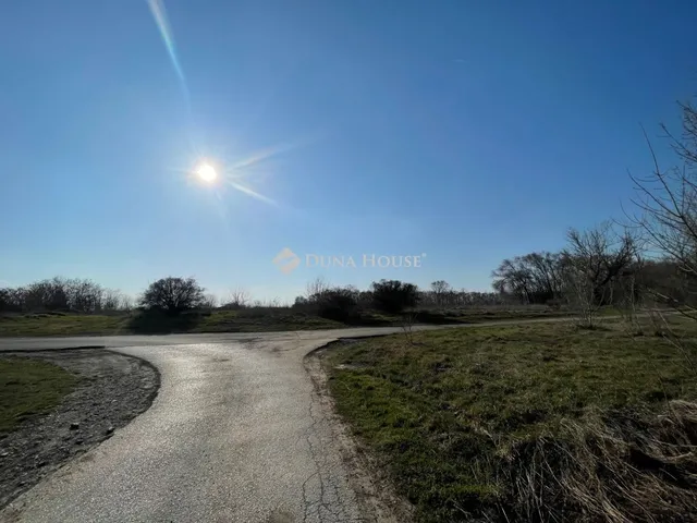 Eladó telek Tápióság 11464 nm