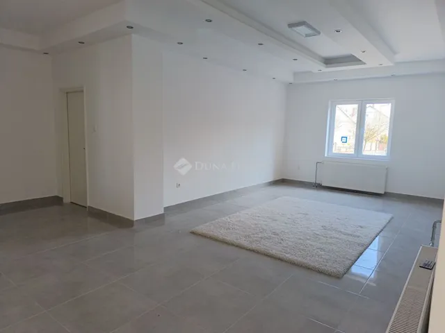 Eladó ház Szécsény 247 nm