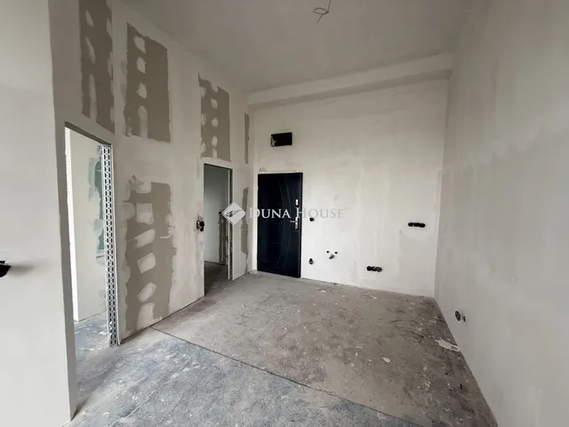 Eladó kereskedelmi és ipari ingatlan Budapest XXI. kerület 34 nm