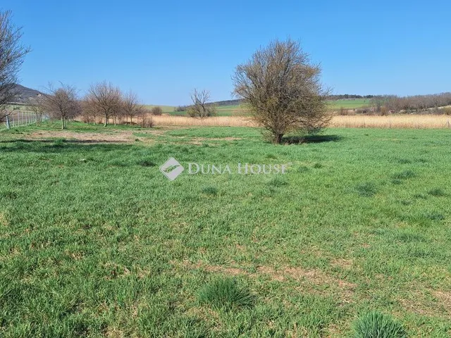 Eladó telek Velence 9995 nm