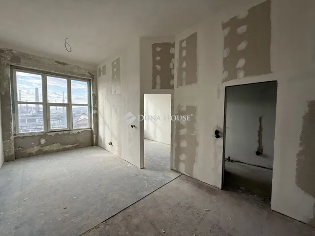 Eladó kereskedelmi és ipari ingatlan Budapest XXI. kerület 34 nm