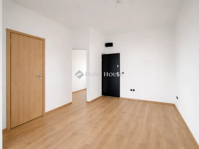 Eladó kereskedelmi és ipari ingatlan Budapest XXI. kerület 35 nm