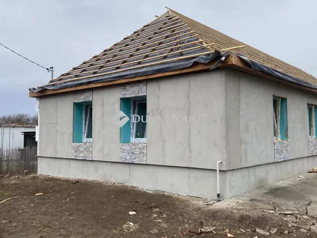 Eladó ház Tápióbicske 72 nm