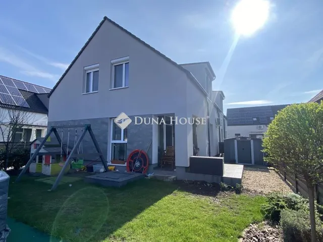 Eladó ház Üllő 90 nm