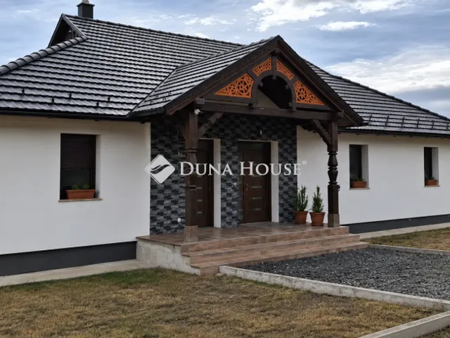 Eladó ház Berkenye 150 nm