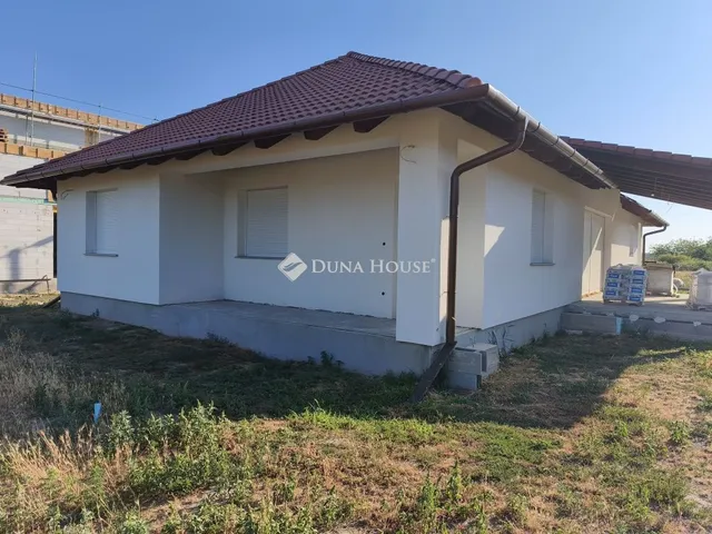 Eladó ház Besnyő 149 nm