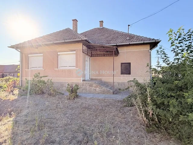 Eladó ház Vasad 105 nm