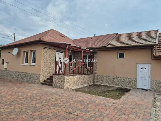 Eladó ház Nagykáta 106 nm