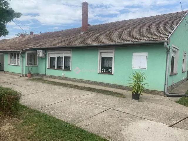 Eladó ház Balatonőszöd 181 nm