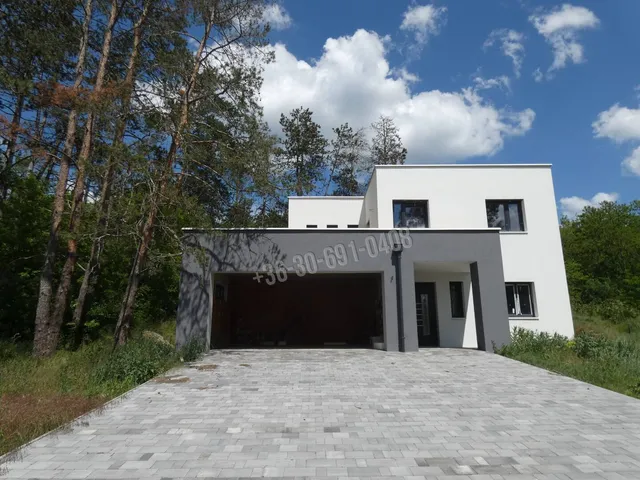 Eladó ház Mogyoród 220 nm