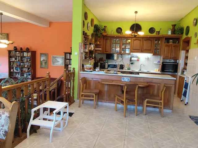 Eladó ház Őrbottyán, Őrszentmiklós 292 nm