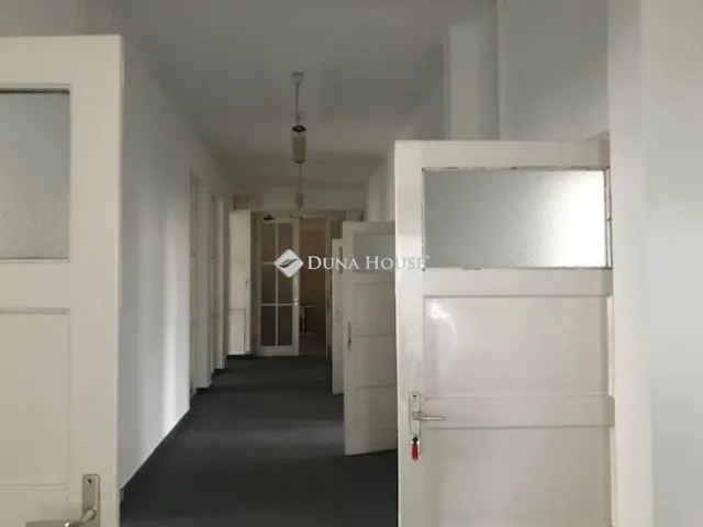 Kiadó kereskedelmi és ipari ingatlan Budapest XI. kerület 439 nm
