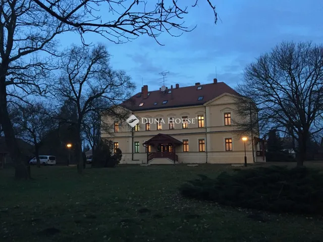 Eladó ház Pusztacsalád, Fő utca 9300 nm