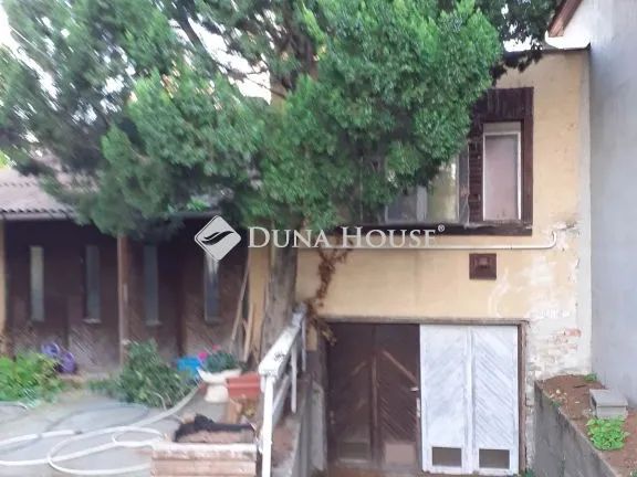 Eladó ház Budapest XXI. kerület, Komáromi utca 200 nm