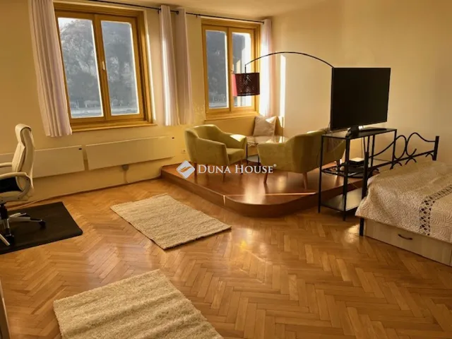 Kiadó lakás Budapest V. kerület, Belgrád rakpart 42 nm