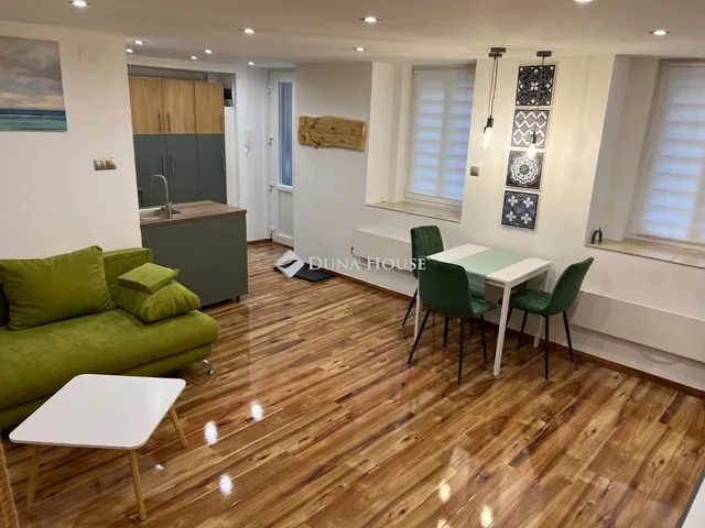 Eladó lakás Budapest VI. kerület, Szív utca 60 nm