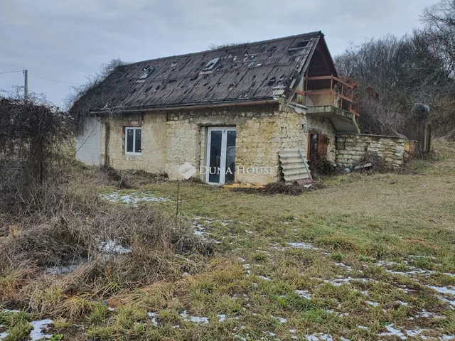 Eladó telek Pécsely, Külterület 5969 nm