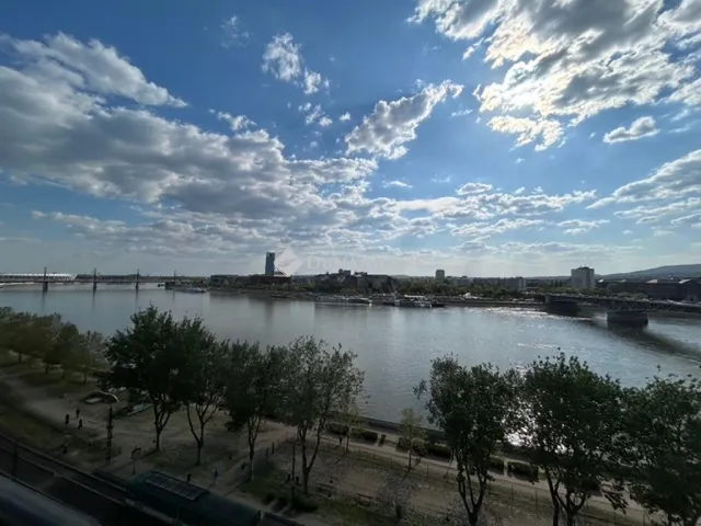 Eladó lakás Budapest IX. kerület, Boráros tér 110 nm