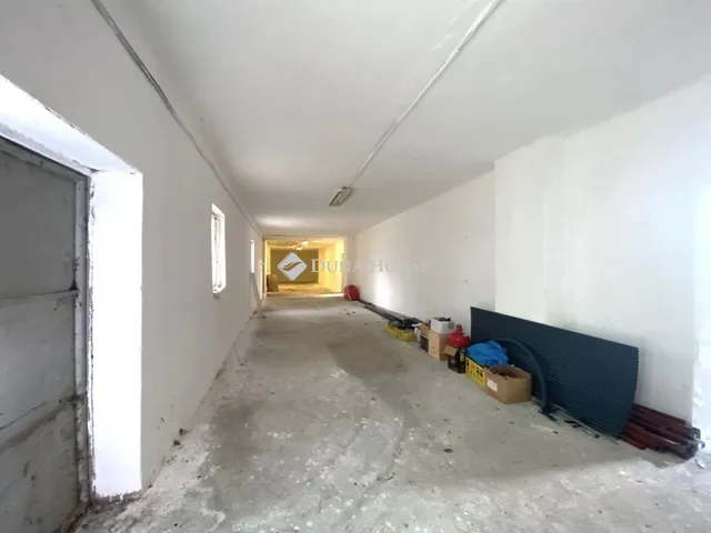 Kiadó kereskedelmi és ipari ingatlan Tatabánya 263 nm