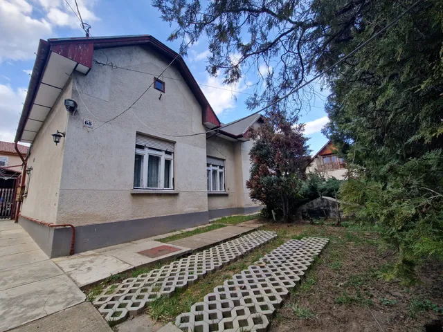 Eladó ház Budapest XVI. kerület 175 nm