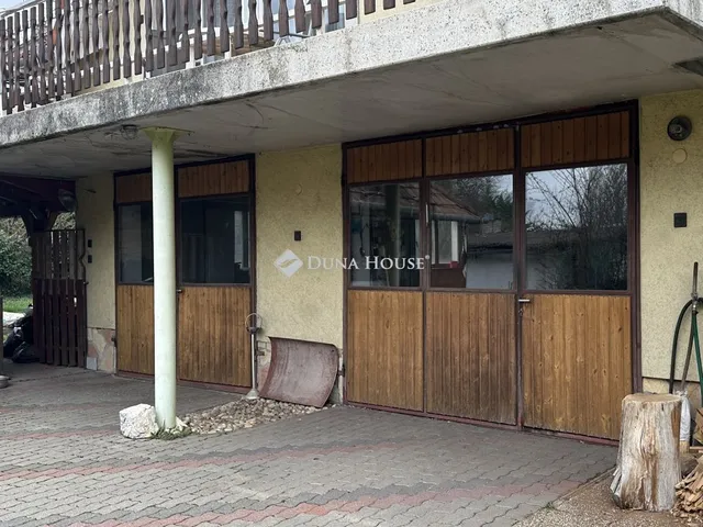 Kiadó kereskedelmi és ipari ingatlan Szentendre 129 nm