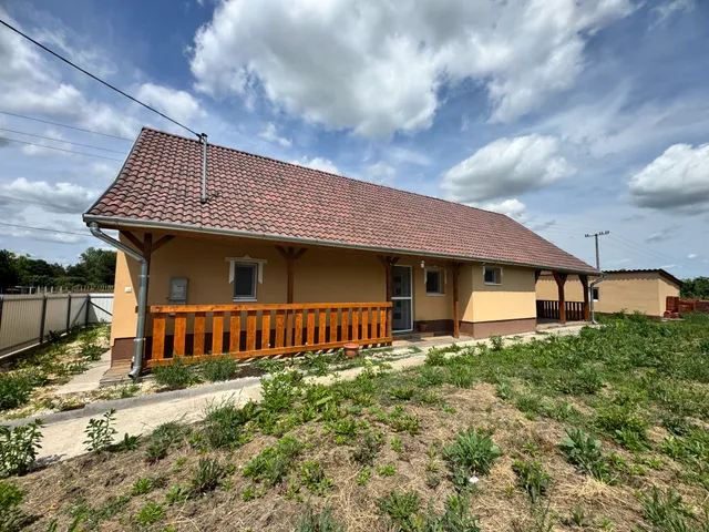 Eladó ház Tápiószele 65 nm