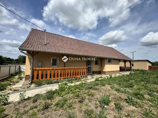 Eladó ház Tápiószele 65 nm