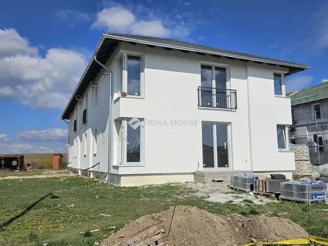 Eladó lakás Mende 78 nm