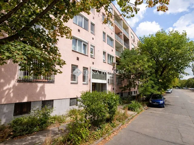 Eladó kereskedelmi és ipari ingatlan Budapest XIV. kerület 73 nm