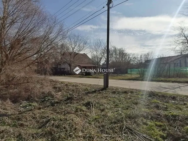 Eladó telek Csörög, Duna utca 676 nm