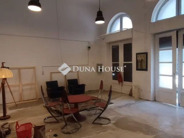 Eladó kereskedelmi és ipari ingatlan Budapest VIII. kerület 92 nm