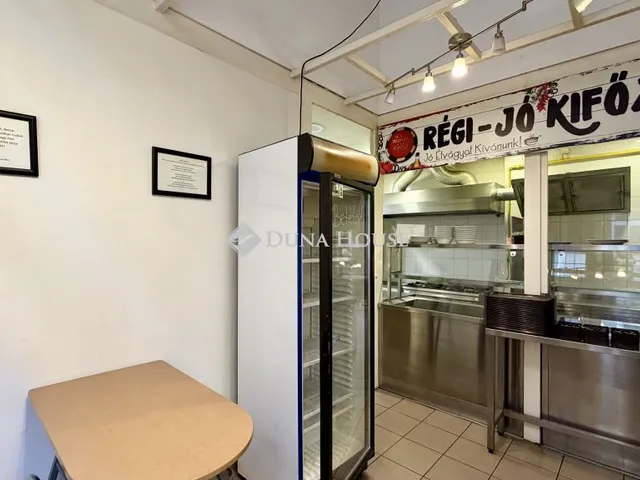 Eladó kereskedelmi és ipari ingatlan Budapest VIII. kerület, Vásár utca 49 nm