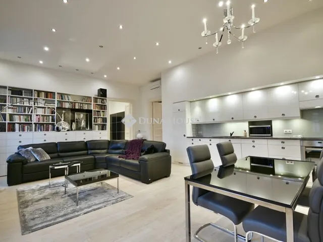 Eladó lakás Budapest VIII. kerület 142 nm