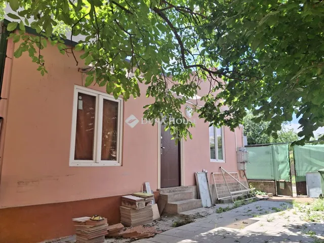 Eladó ház Budapest X. kerület, Vaspálya utca 77 nm