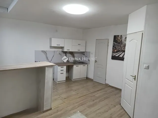 Eladó lakás Budapest VIII. kerület, Százados út 31 nm